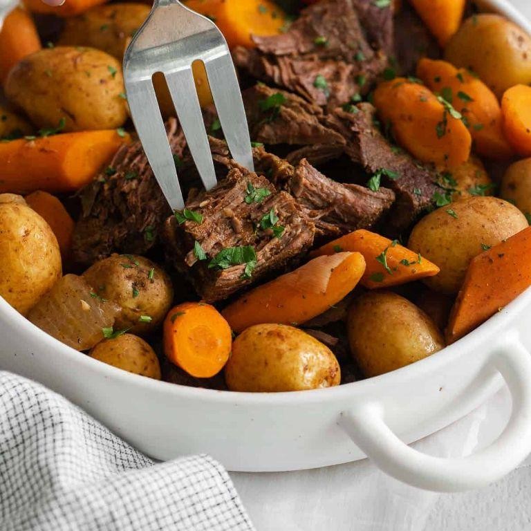 Slow Cooker Sirloin Tip Steak with Vegetables