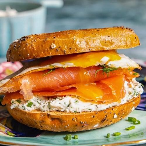 Smoked Salmon and Cream Cheese Bagel Sandwich