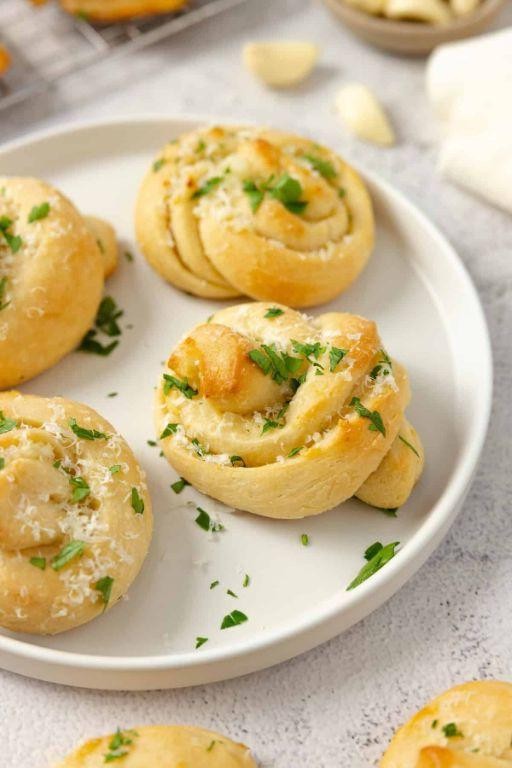 Sourdough Garlic Knots