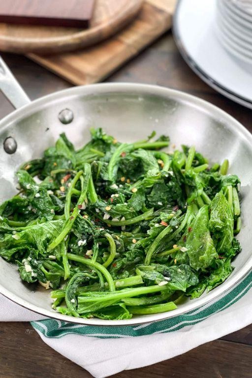 Spicy Mustard Greens with Garlic