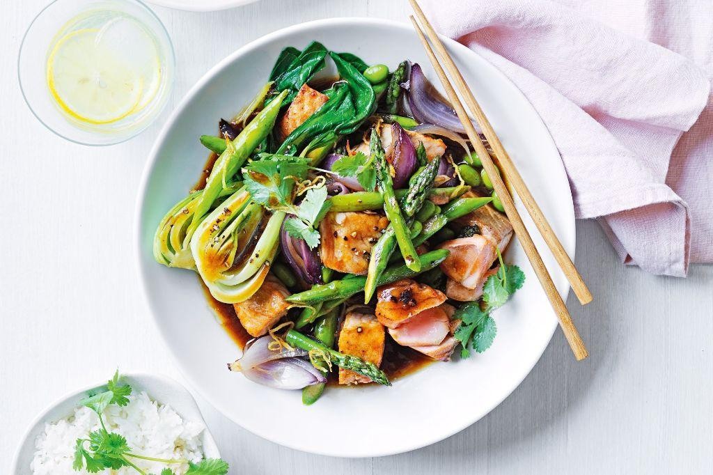 Spicy Salmon and Asparagus Stir Fry
