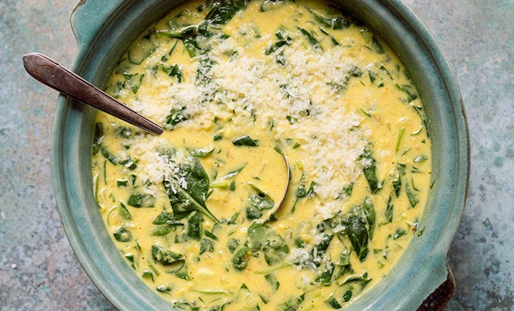 Spicy Spinach Soup with Coconut Milk