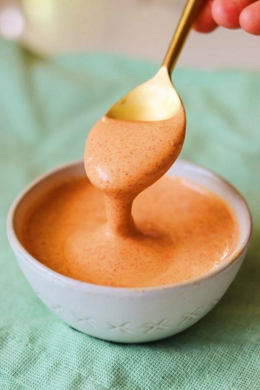 Spicy Sriracha Creamy Dressing