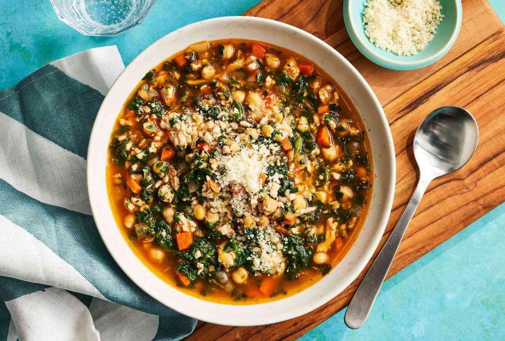 Spinach and Chickpea Soup