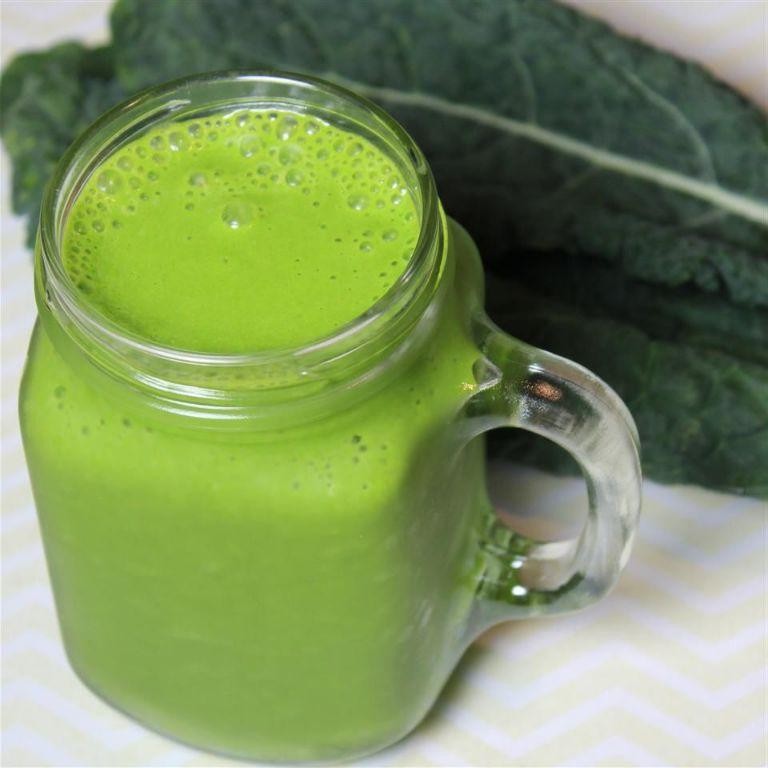Spinach and Kale Power Smoothie