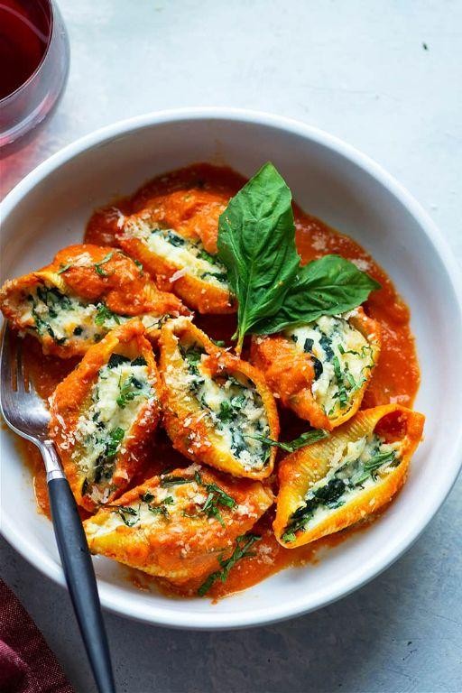 Spinach and Ricotta Stuffed Shells