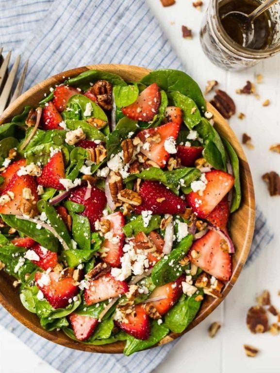 Spinach and Strawberry Salad