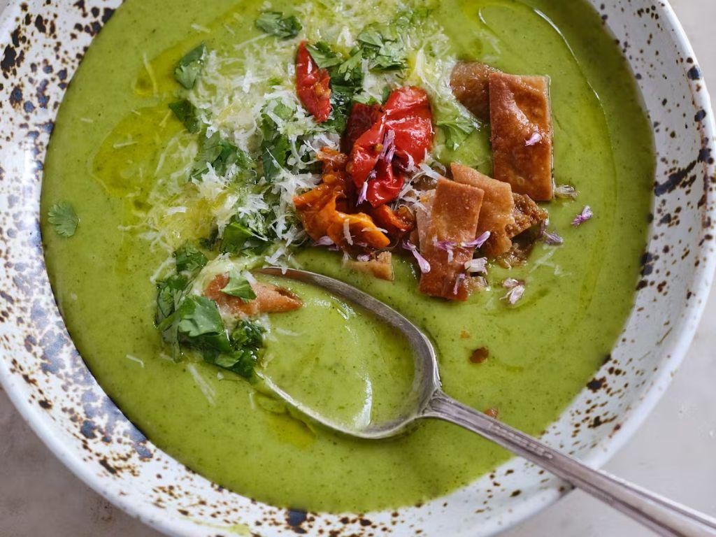 Spinach and Zucchini Soup