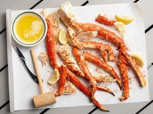 Steamed Crab Legs with Old Bay Seasoning