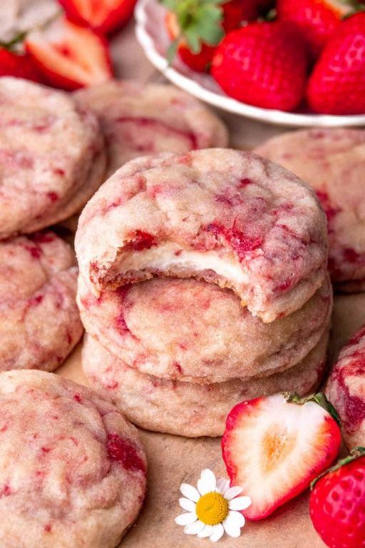 Strawberry Cheesecake Cookies