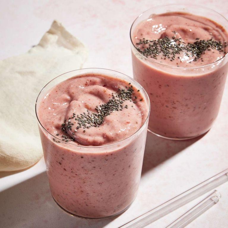 Strawberry Chia Seed Smoothie with Milk