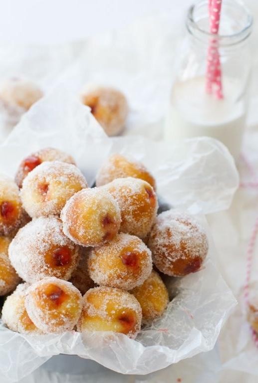 Strawberry Jam Filled Munchkins