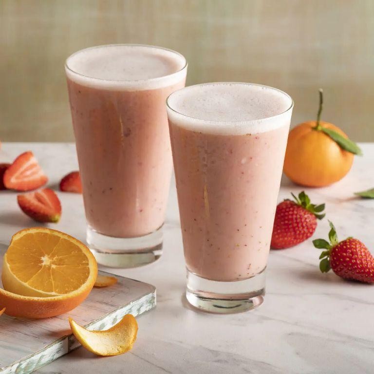 Strawberry Orange Smoothie with Milk