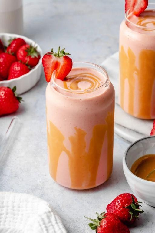 Strawberry Peanut Butter Smoothie with Milk