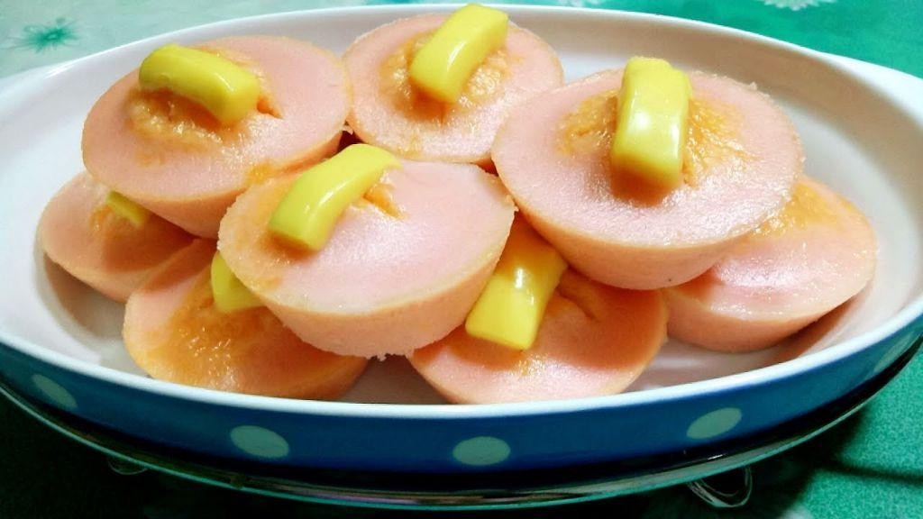 Strawberry Rice Puto