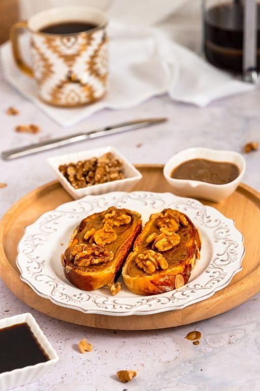 Tahin Pekmez (Tahini and Grape Molasses)