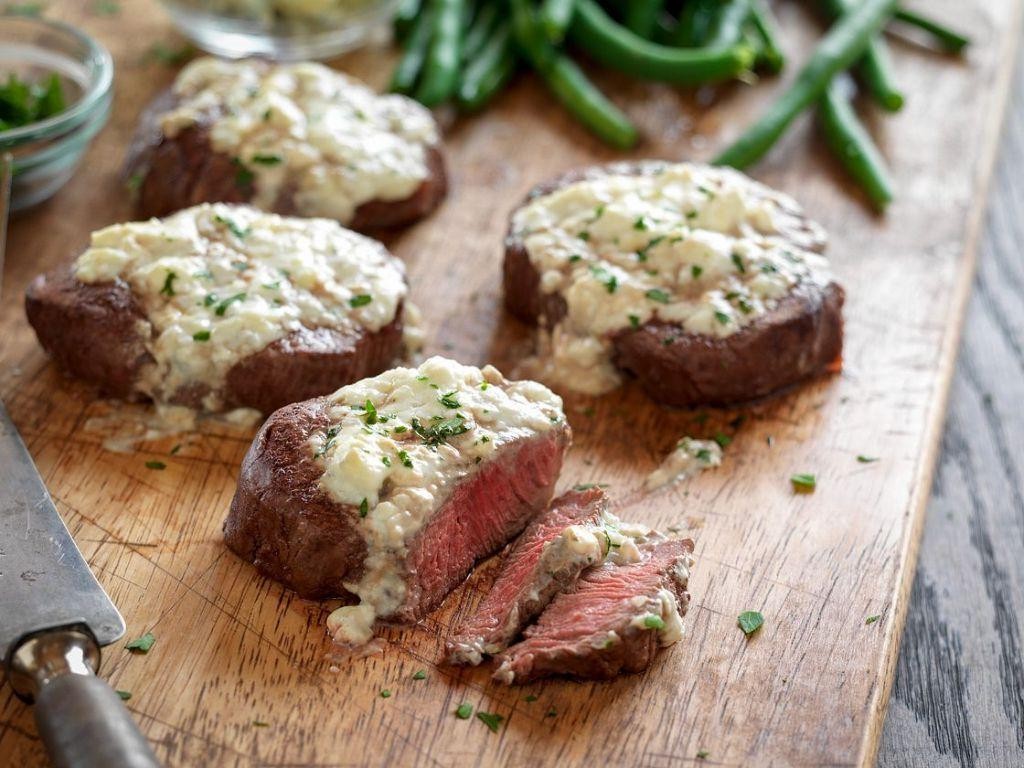 Thin Sliced Sirloin Tip Steak with Blue Cheese