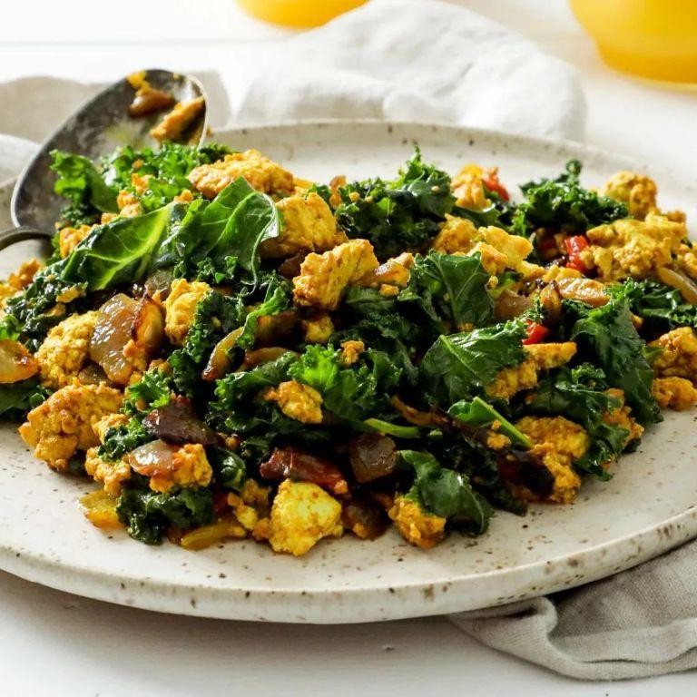 Tofu Scramble with Turmeric and Vegetables