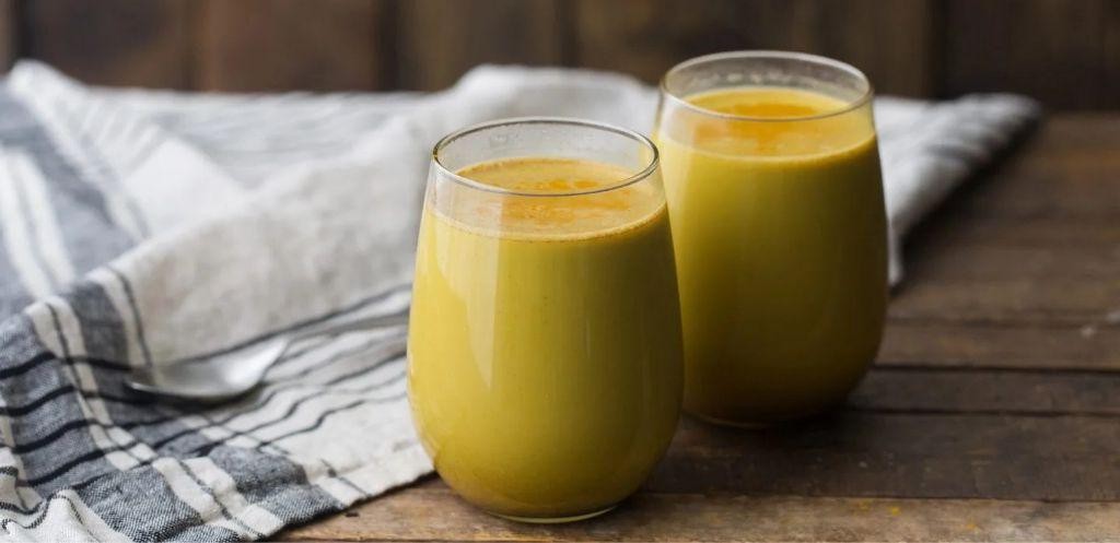 Turmeric Almond Milk Tea