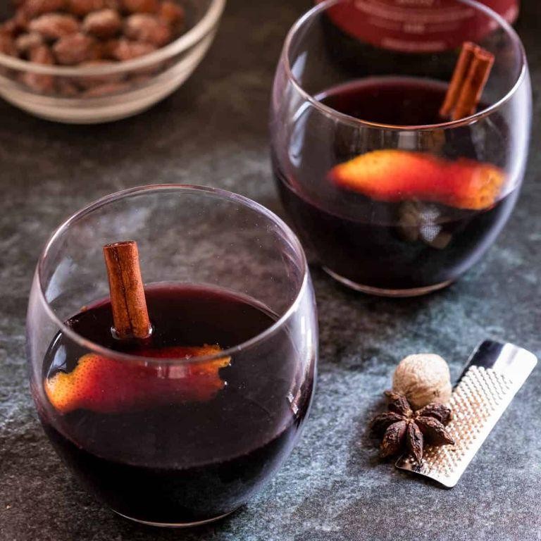 Vanilla Bean Mulled Wine