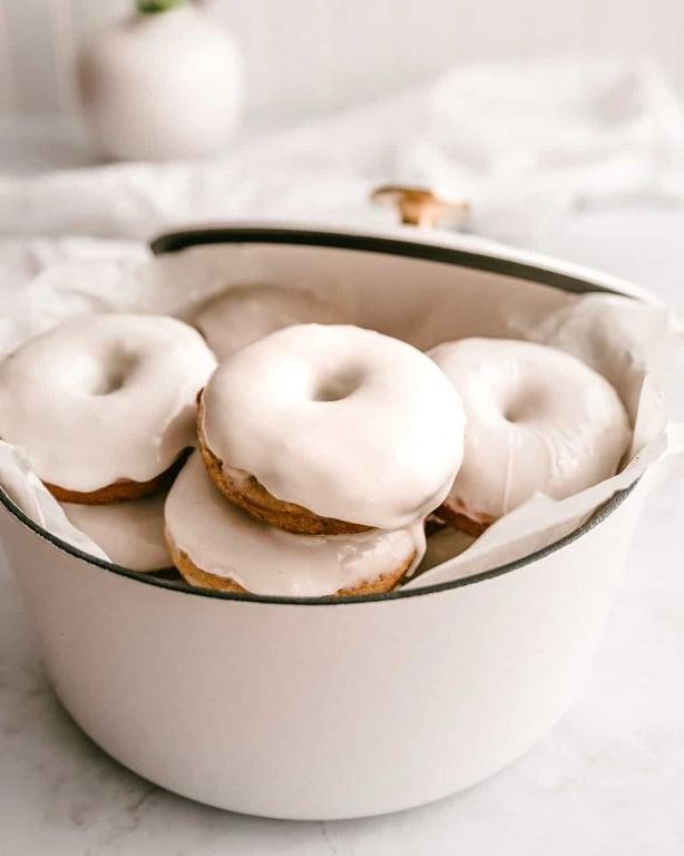 Vanilla Glazed Baked Donuts