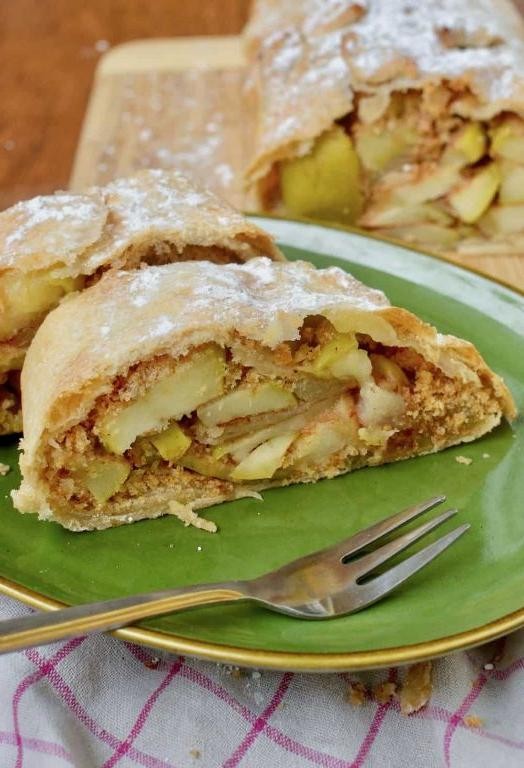 Vegan Apple Strudel