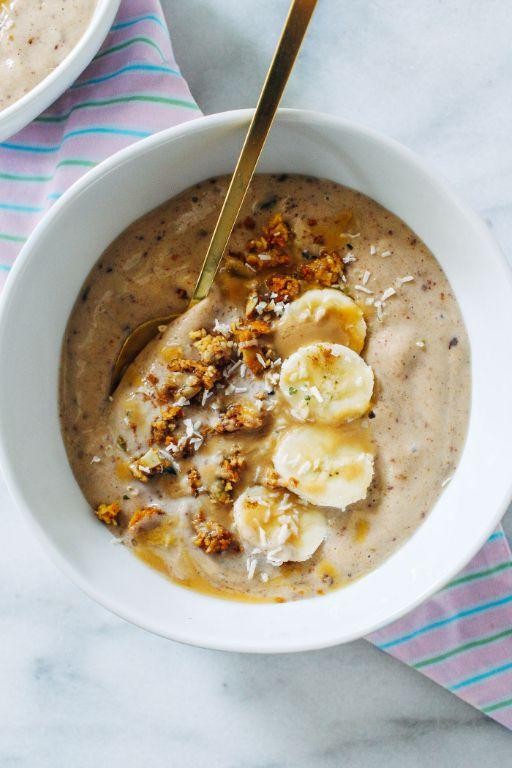 Vegan Date Smoothie Bowl