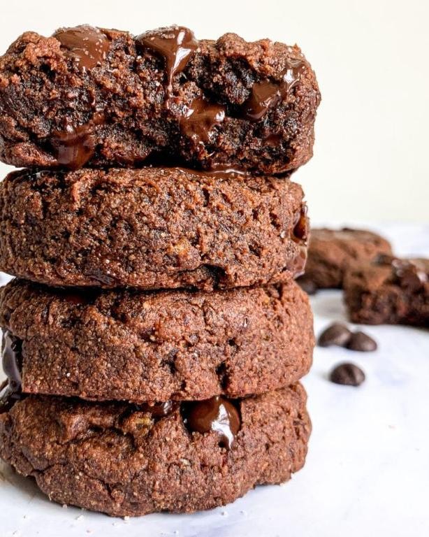 Vegan Date and Chocolate Chip Cookies