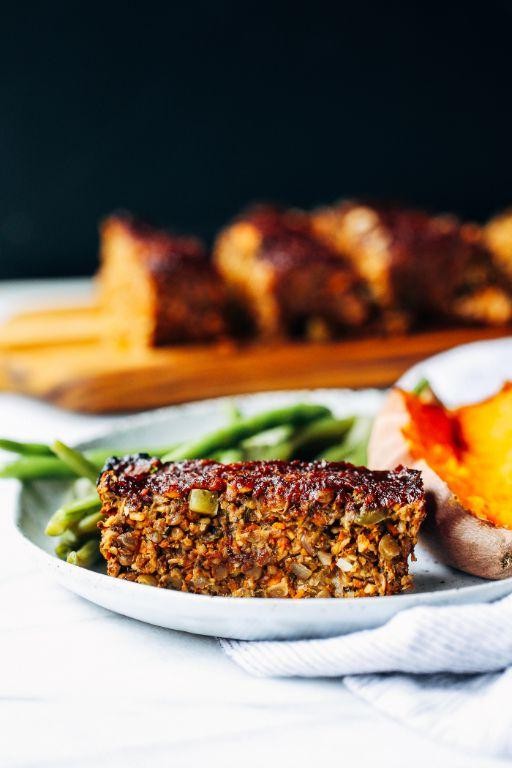 Vegan Meatloaf with Mushrooms and Lentils