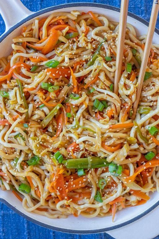 Vegetable Lo Mein with Carrots and Cabbage