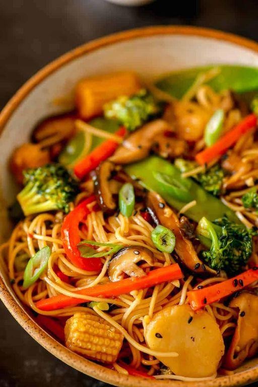 Vegetable Lo Mein with Water Chestnuts