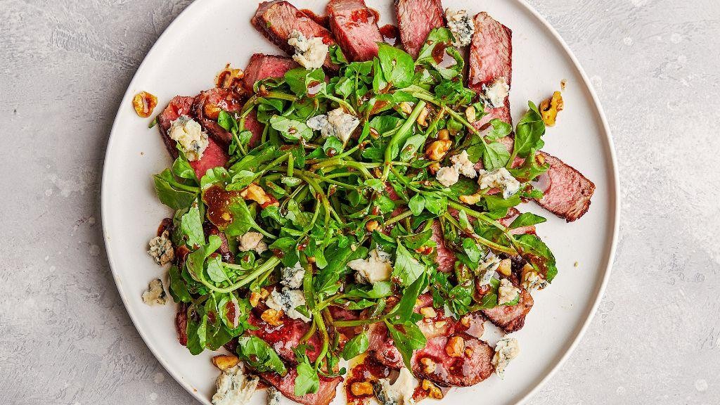 Venison Backstrap Salad with Goat Cheese and Walnuts