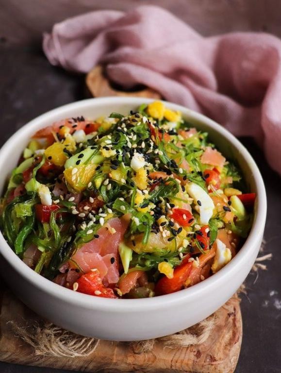 Wakame Seaweed Salad with Smoked Salmon and Dill Dressing