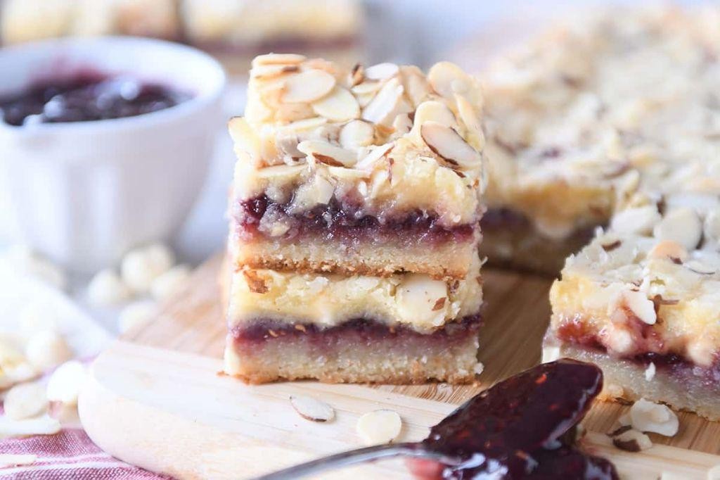 White Chocolate Chip Raspberry Bars