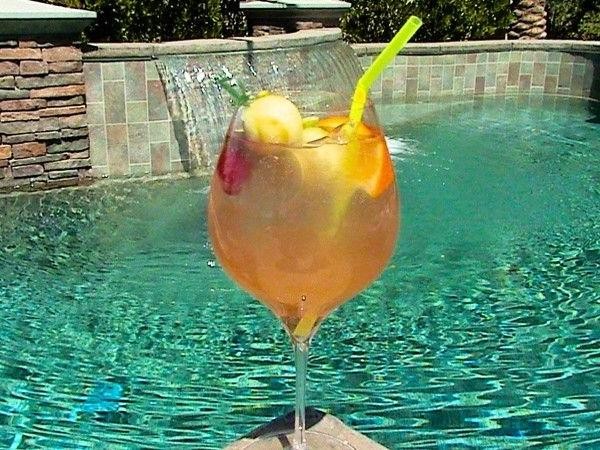 White Peach Applebees Sangria