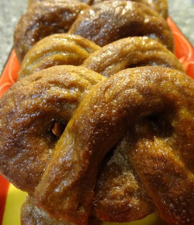 Whole Wheat Cinnamon Sugar Pretzels