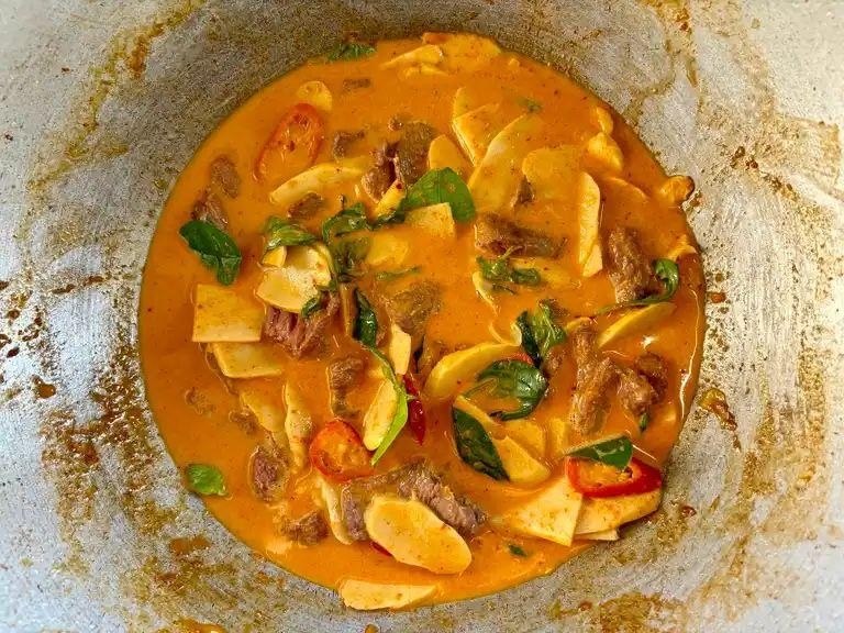Yellow Curry Beef with Bamboo Shoots