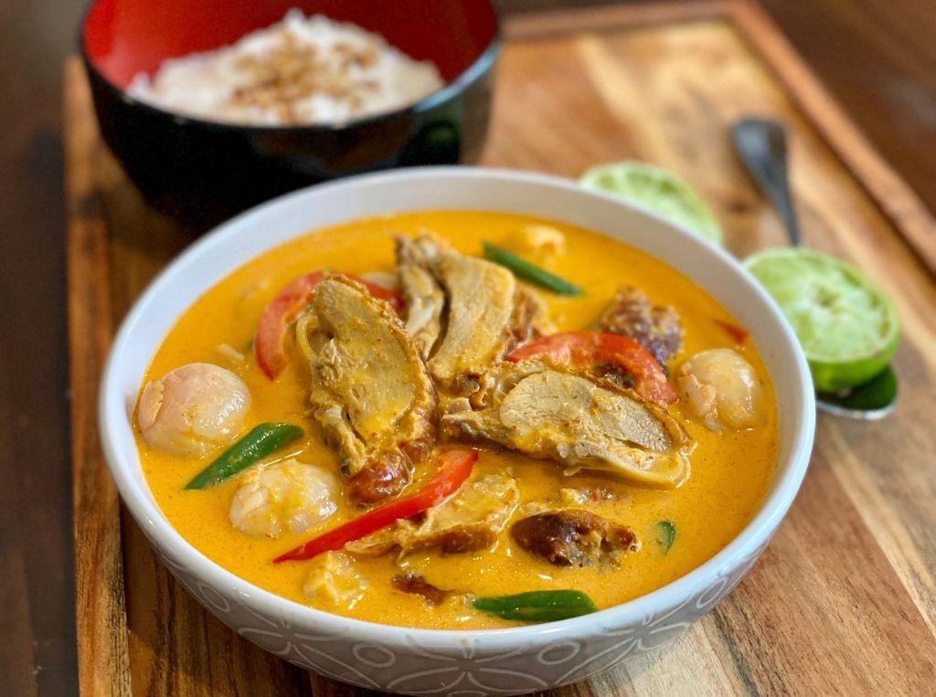 Yellow Curry Duck with Lychee