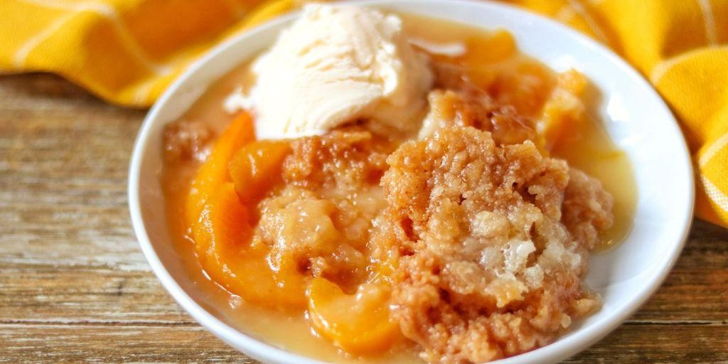 3 Ingredient Slow Cooker Peach Cobbler