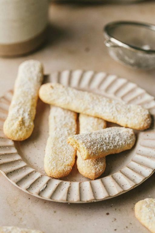 Almond Flavored Ladyfinger Cookies