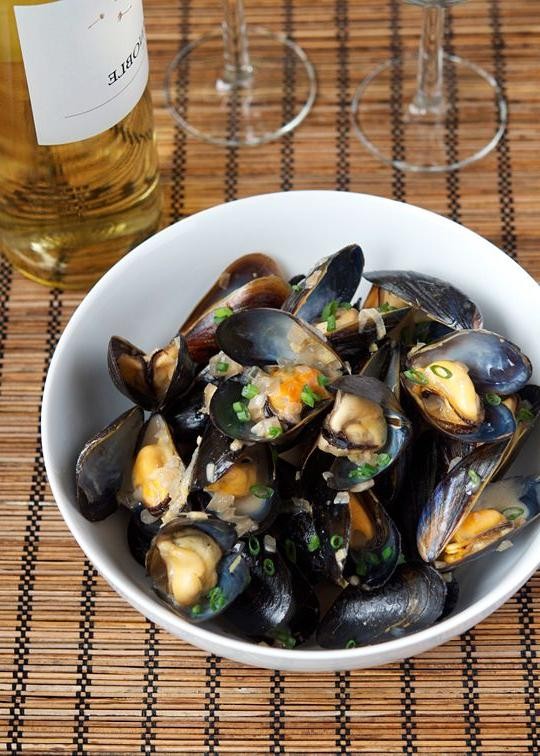 Asian Style Mussels with Ginger and Scallions