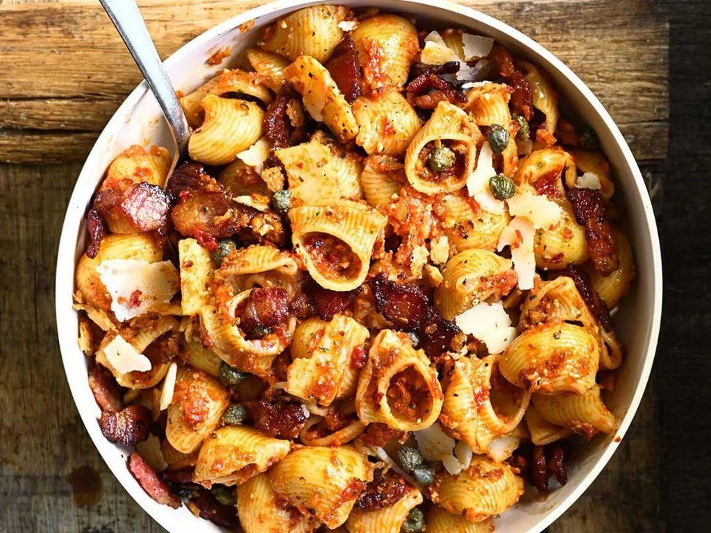 Bacon Pesto Pasta with Sun-Dried Tomatoes
