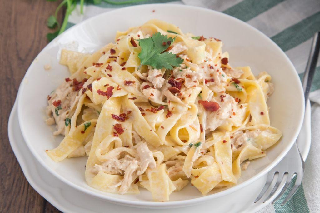 Bacon and Chicken Alfredo Pasta