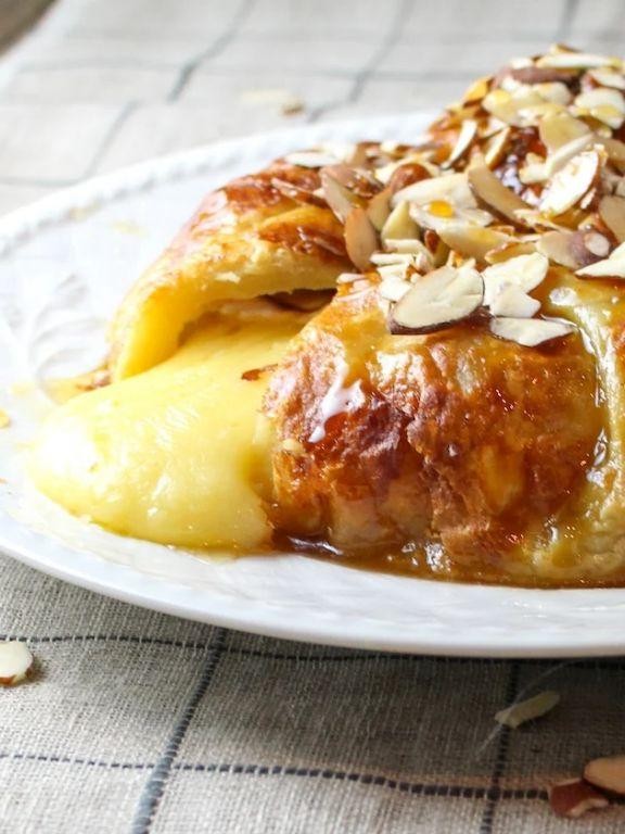 Baked Brie in Puff Pastry with Honey and Nuts