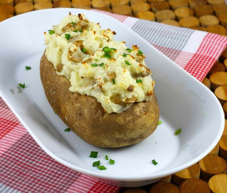 Baked Yukon Gold Potatoes with Sour Cream and Chives
