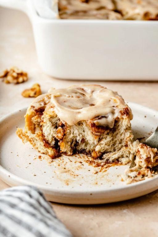Banana Cinnamon Vegan Rolls