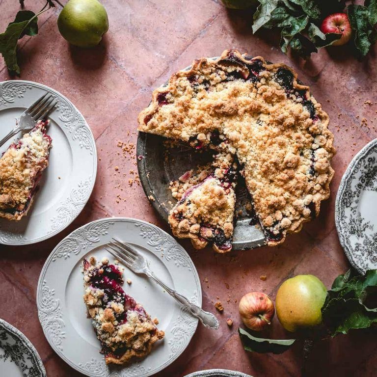 Berry Apple Pie with Streusel Topping
