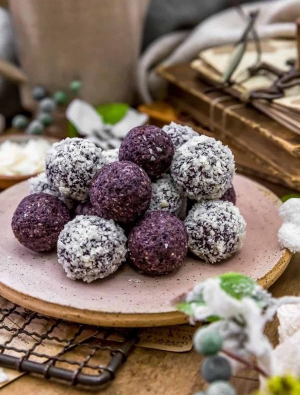 Berry Bliss Balls