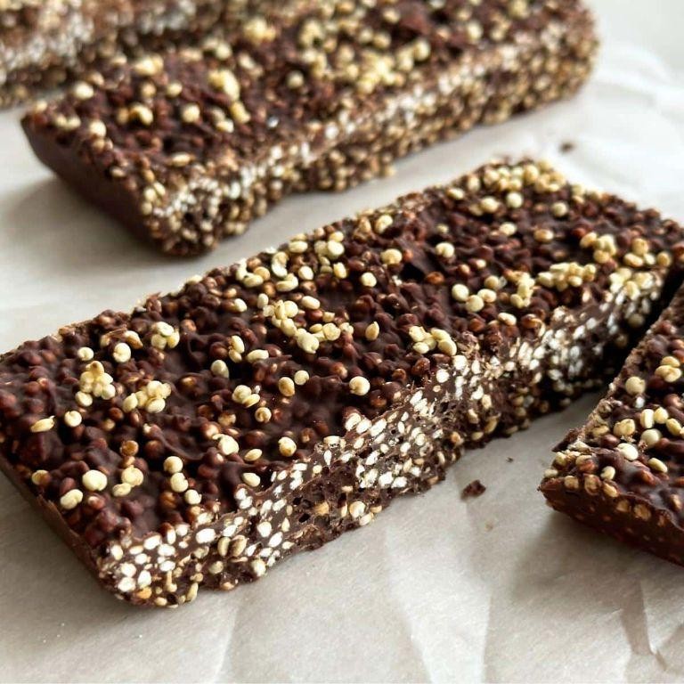 Black Quinoa Energy Bars