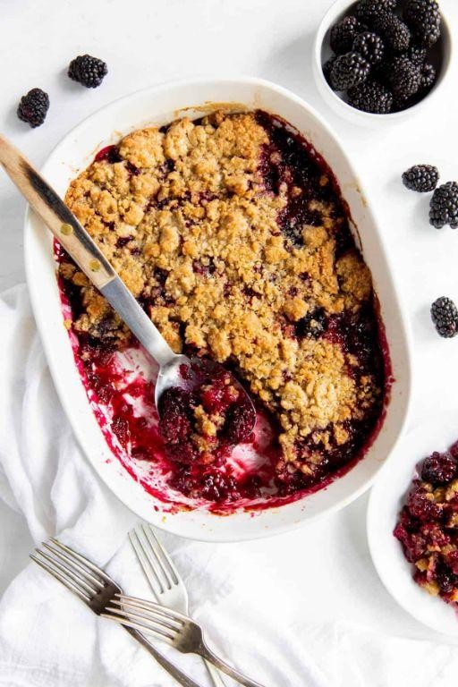 Blackberry Cobbler with Cinnamon Sugar Topping